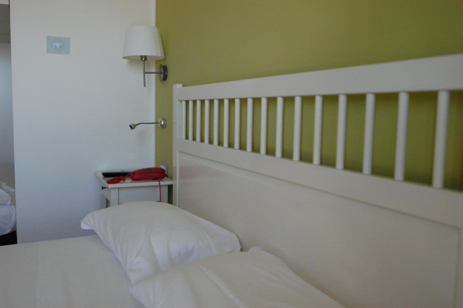 Hotel E Residence Il Faro Ачиароли Екстериор снимка