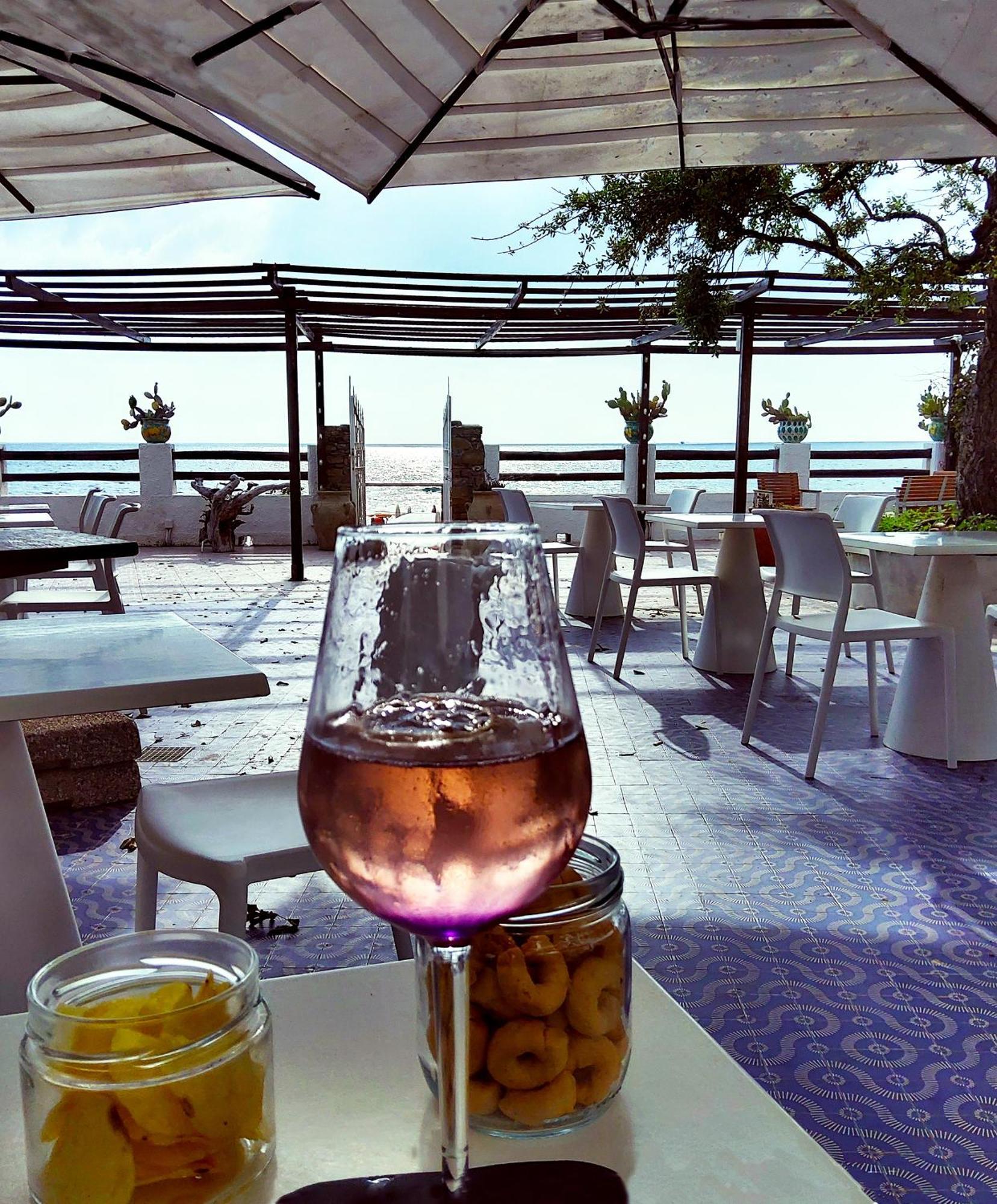 Hotel E Residence Il Faro Ачиароли Екстериор снимка